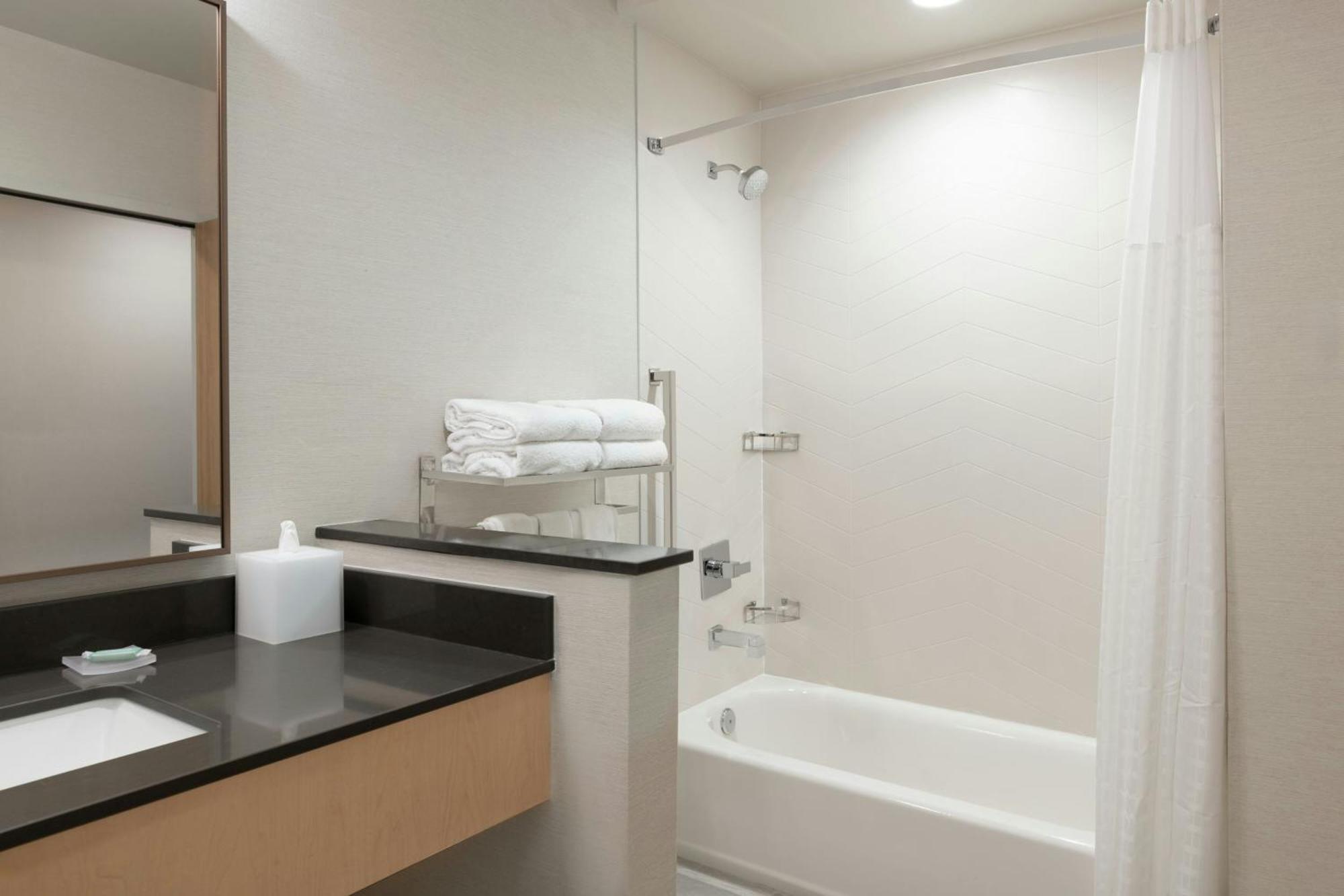 Fairfield By Marriott Inn & Suites Kansas City At The Legends Exterior foto