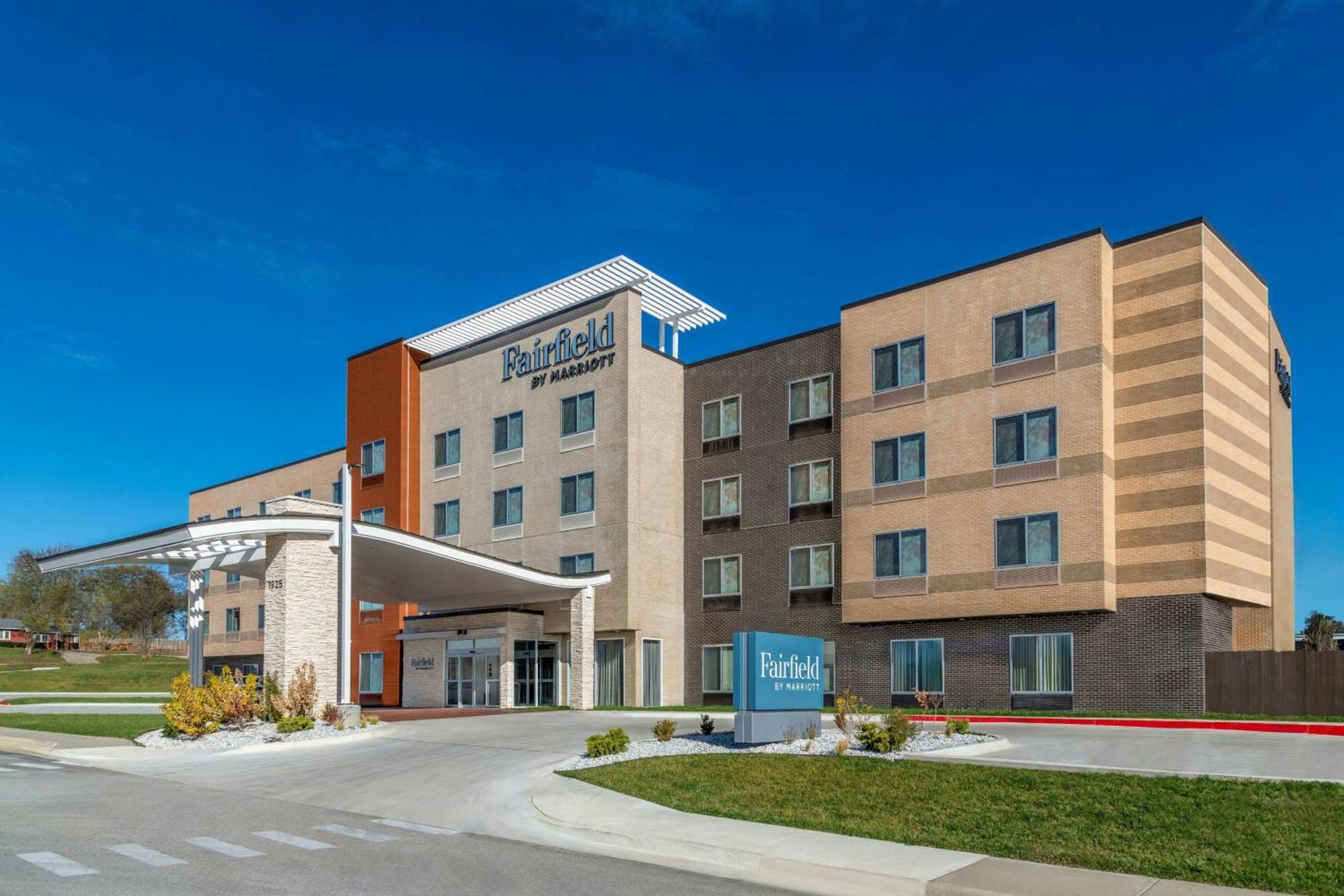 Fairfield By Marriott Inn & Suites Kansas City At The Legends Exterior foto