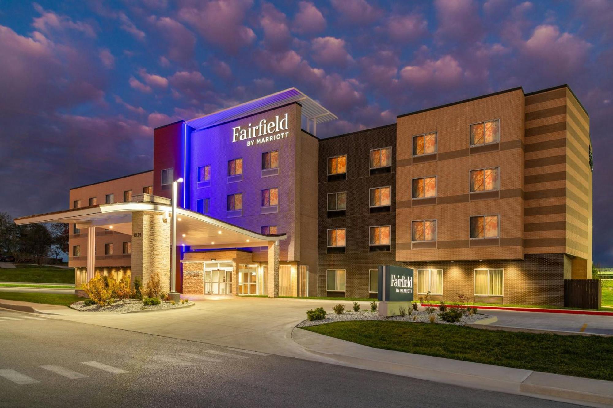 Fairfield By Marriott Inn & Suites Kansas City At The Legends Exterior foto